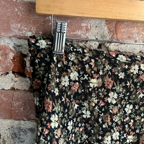 Vintage Express Black‎ Floral Knee Length Skirt Size Medium Y2k 90s - Picture 2 of 5
